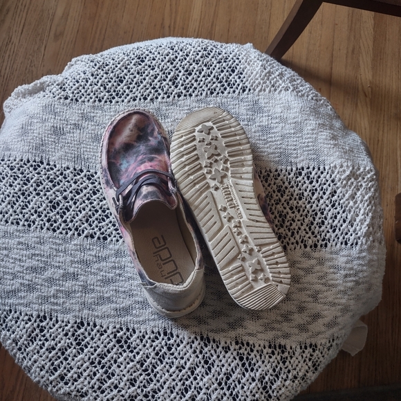 Hey Dude Multicolor Casual Shoes - Picture 3 of 3